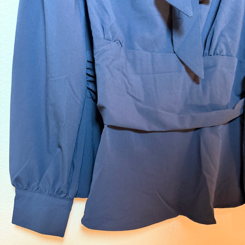 Navy Tie Neck Blouse XL Office Siren Career Staple Workwear Chic Feminine Top‎ - Picture 4 of 11